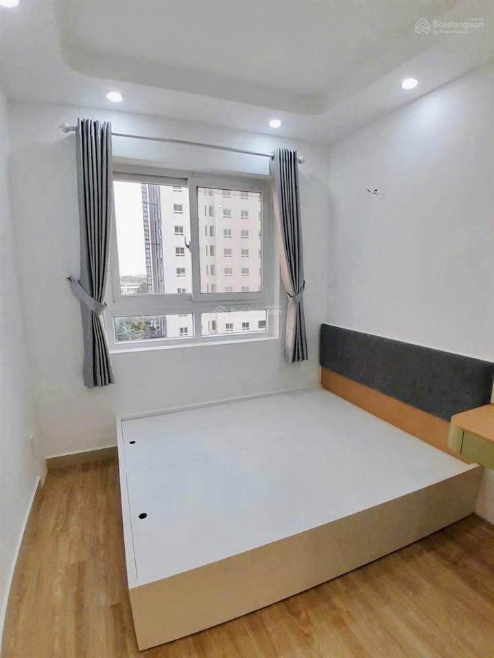 Topaz city căn 2 phòng ngủ tầng trung view nội khu mát mẻ