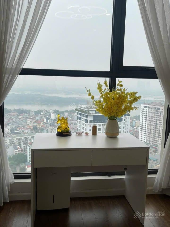 Chủ nhà cần tiền bán gấp căn góc 3pn sunshine riverside  dt 95m2 giá 8,8 tỷ sẵn sổ, view sông hồng