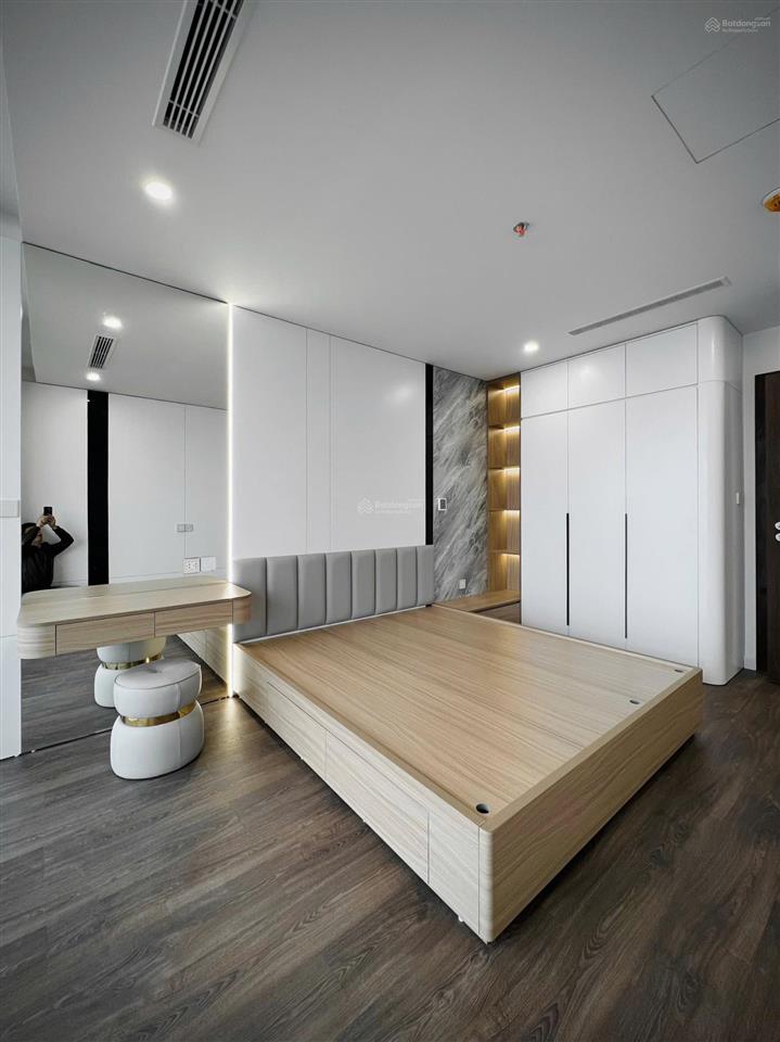 Bán căn góc 3pn đẹp nhất dự án sunshine golden river view sông hồng  dt 160m2  full nội thất đẹp