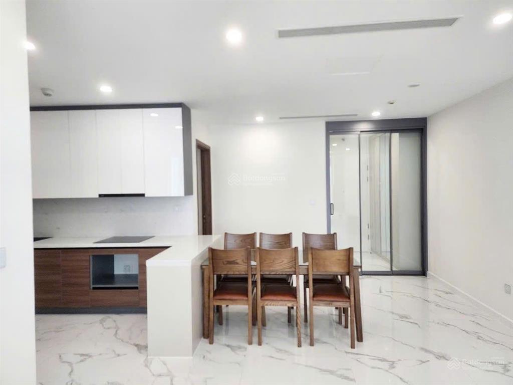 Chủ nhà bán căn 3pn tòa s5 sunshine city  có ban công phòng khách view sân golf ciputra  siêu đẹp