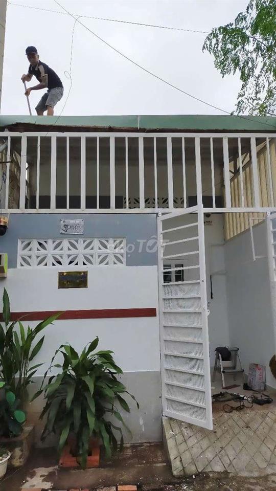 CHO THUÊ NHÀ SÁT PHÚ HỮU, Q9, PHÙ HỢP GIA ĐÌNH LÀM TẠI CẢNG!