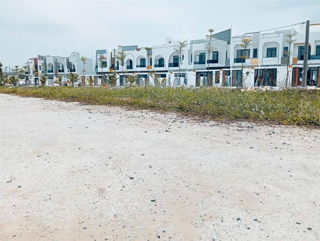 Đất bến lức giáp bình chánh, full thổ cư