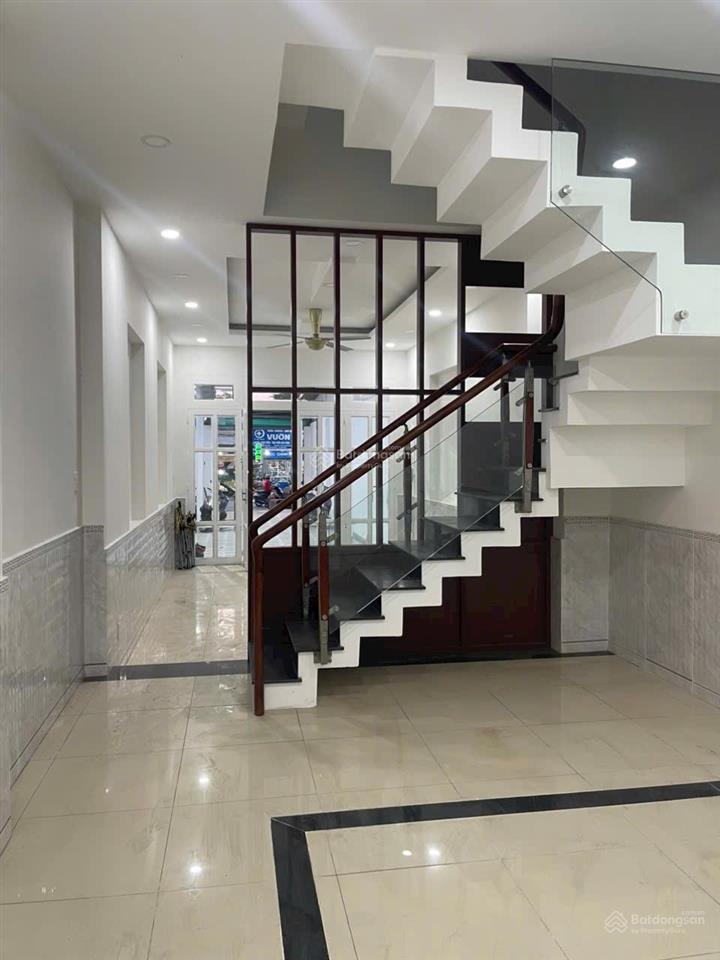 Bán nhà 1 trệt 2 lầu mặt tiền đường vườn lài giá 15.9 tỷ diện tích 4 x 38m