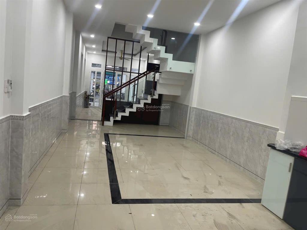 Bán nhà 1 trệt 2 lầu mặt tiền đường vườn lài giá 15.9 tỷ diện tích 4 x 38m