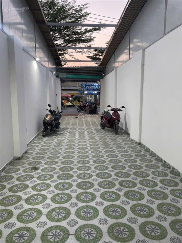 Bán nhà 1 trệt 2 lầu mặt tiền đường vườn lài giá 15.9 tỷ diện tích 4 x 38m