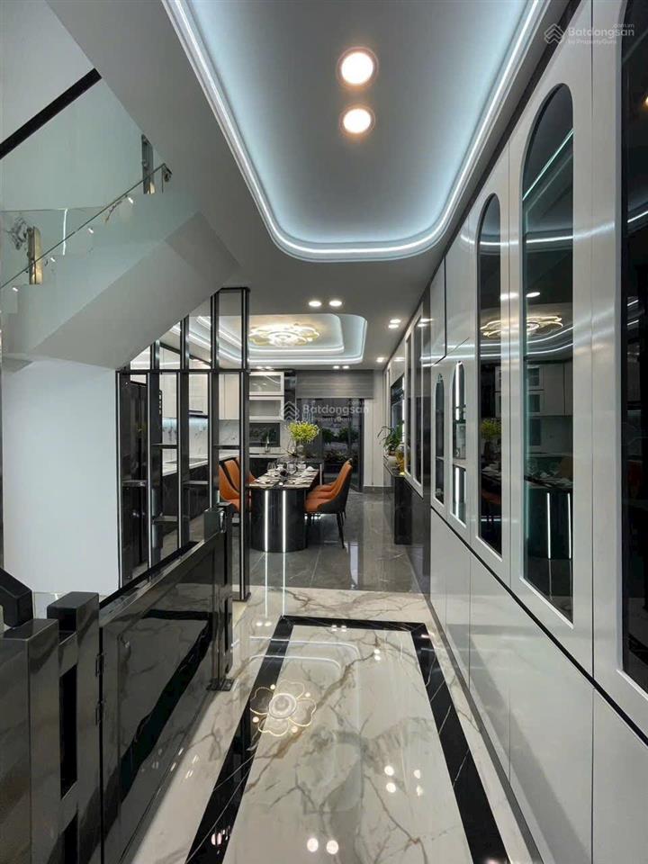 Cần bán nhà 1 trệt 1 lửng 2 lầu 1 tum ngay chợ cầu đồng giá 6.6 tỷ