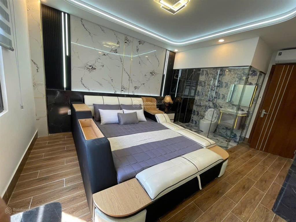 Cần bán nhà 1 trệt 1 lửng 2 lầu 1 tum ngay chợ cầu đồng giá 6.6 tỷ