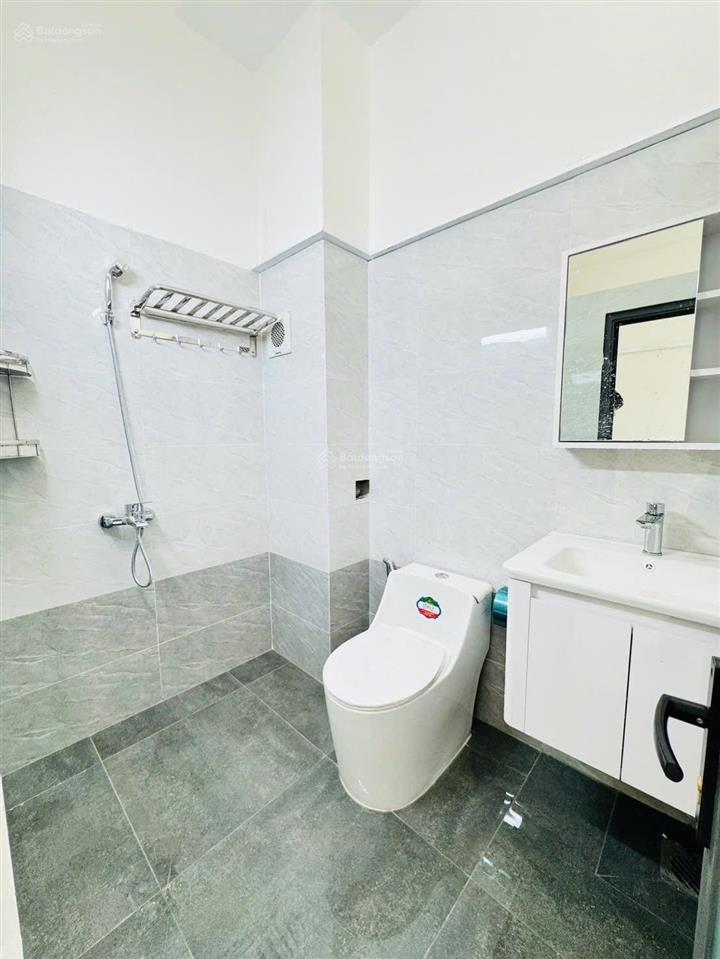 Cần bán căn hộ dịch vụ thu nhập 40 triệu/tháng hẻm 252 đường vườn lài
