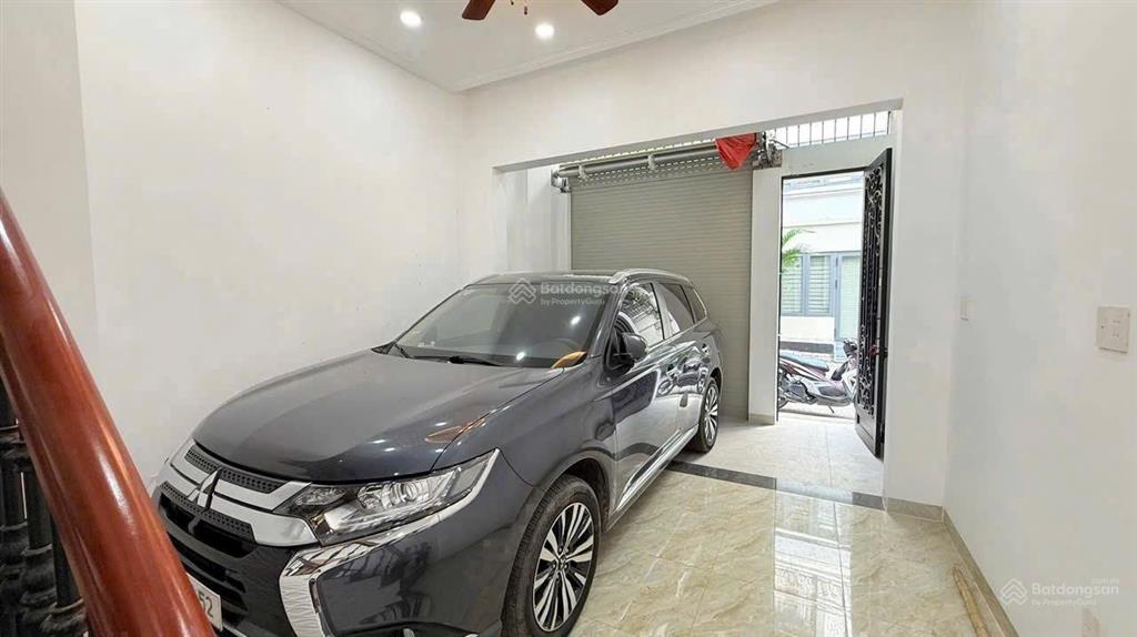 Kẹt tiền cần bán nhà 3.5 tầng hẻm 92/14 đường vườn lài giá 7.3 tỷ