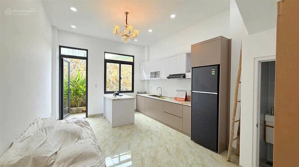 Kẹt tiền cần bán nhà 3.5 tầng hẻm 92/14 đường vườn lài giá 7.3 tỷ