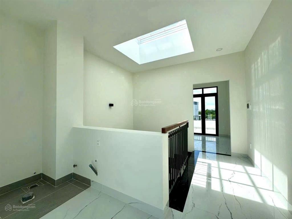 Cần bán gấp để đi nước ngoài nhà 3.5 tấm hẻm 154 đường vườn lài