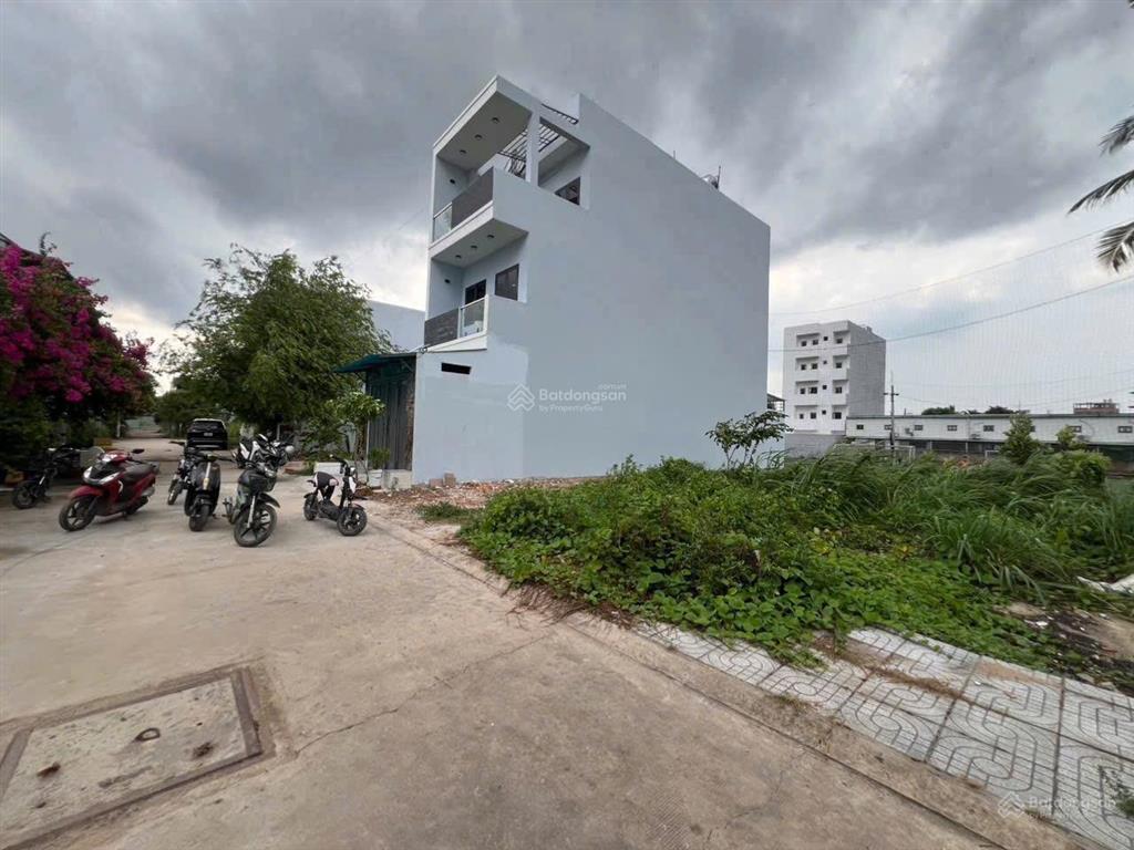 Cần bán đẹp hẻm 224 đường vườn lài giá 7,990 tỷ diện tích 109m