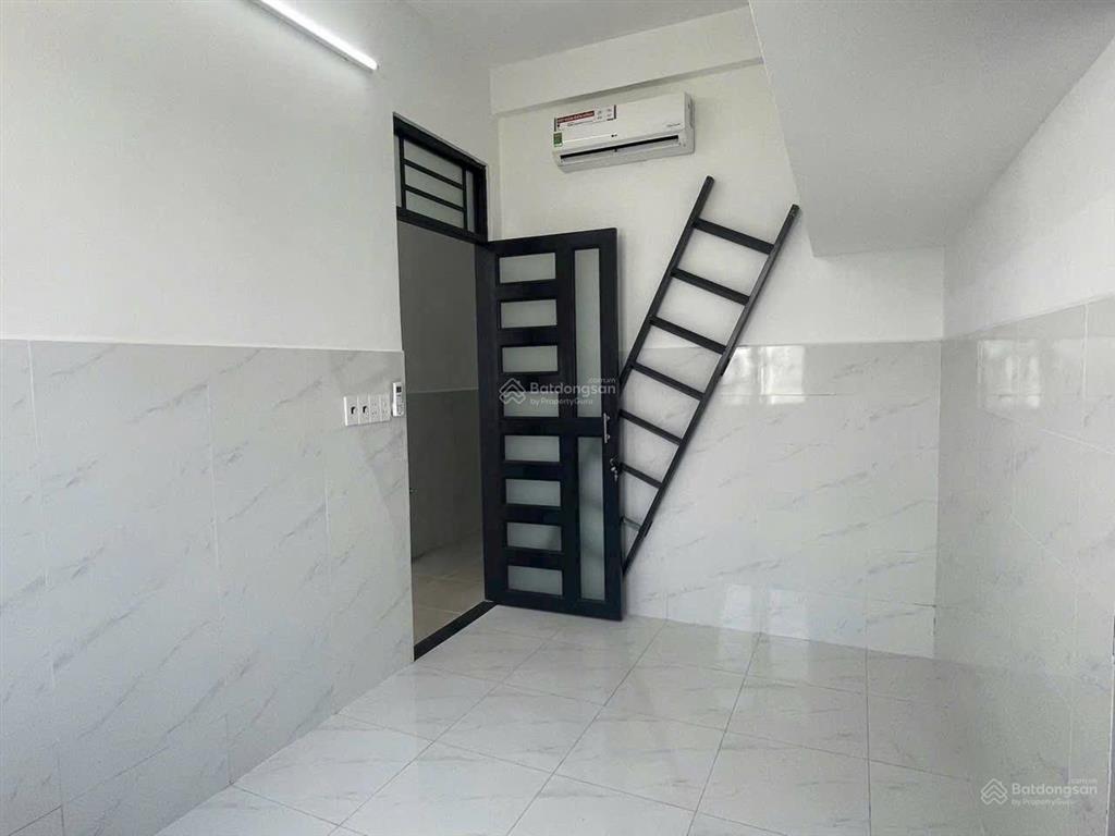 Bán căn hộ rộng đẹp hẻm 154 đường vườn lài