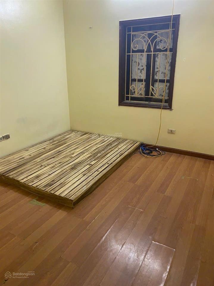 Cho thuê phòng trọ 15m2 sạch đẹp có đh, nl, không chung chủ, giờ giấc tự do ngõ thái thịnh 1