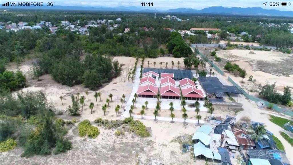 Bán lô đất mặt tiền biển với diện tích 4.2 hecta để làm khu resort, tại xã bình hải, t. bình. qn