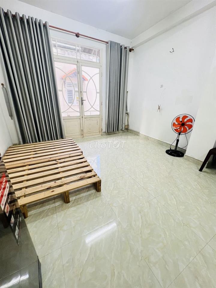 Phòng đang trống cần cho thuê gấp tại Bình Thạnh