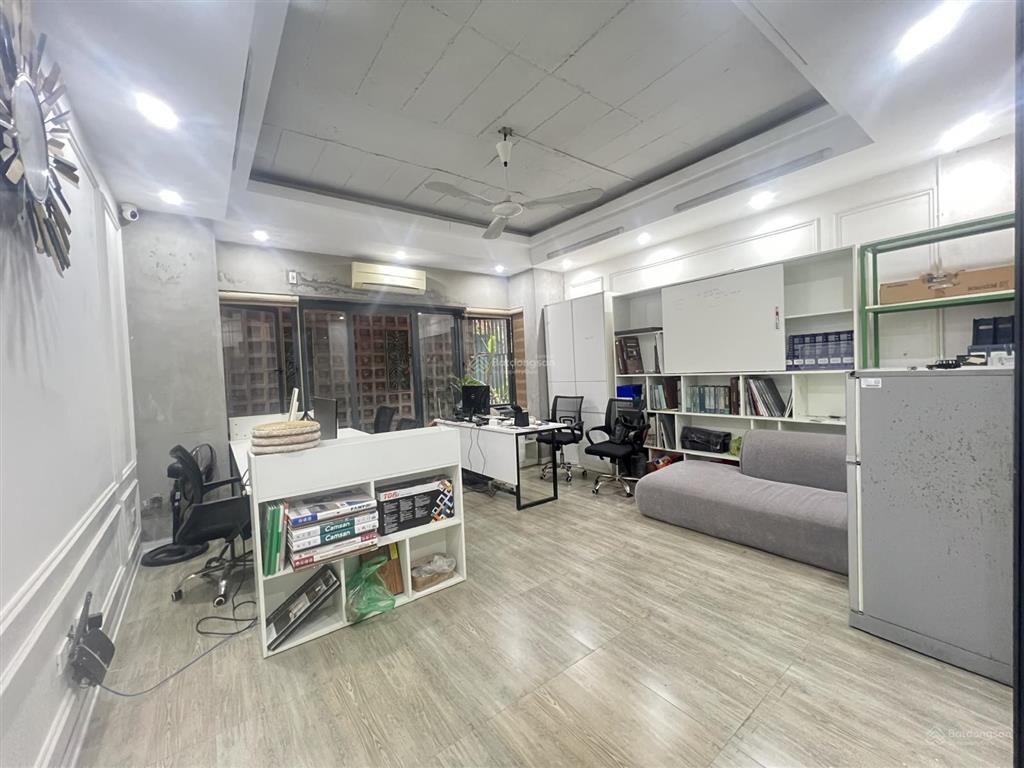 Chính chủ cho thuê tầng 2 nhà liền kề văn phú  văn phòng 45m2 đẹp, đủ tiện nghi  giá chỉ 5.5 tr