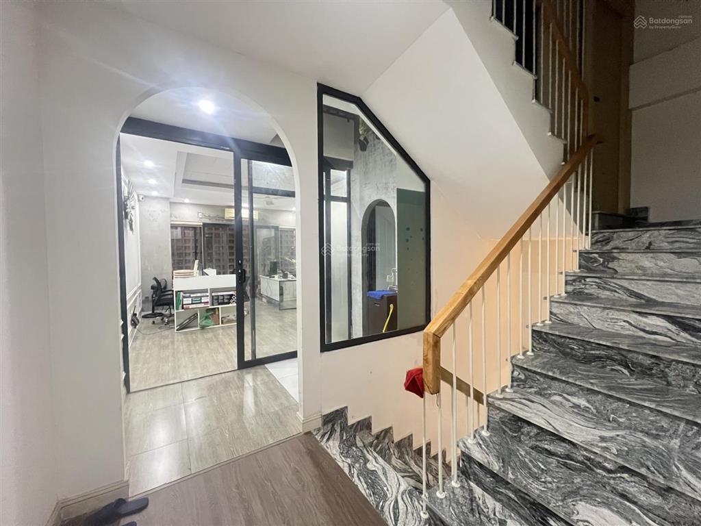 Chính chủ cho thuê tầng 2 nhà liền kề văn phú  văn phòng 45m2 đẹp, đủ tiện nghi  giá chỉ 5.5 tr