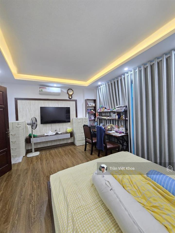 Chủ bán gấp chuyển việc  nhà 5 tầng 36m cạnh ga la khê  vài bước ra phố phan đình giót chỉ 8 tỷ