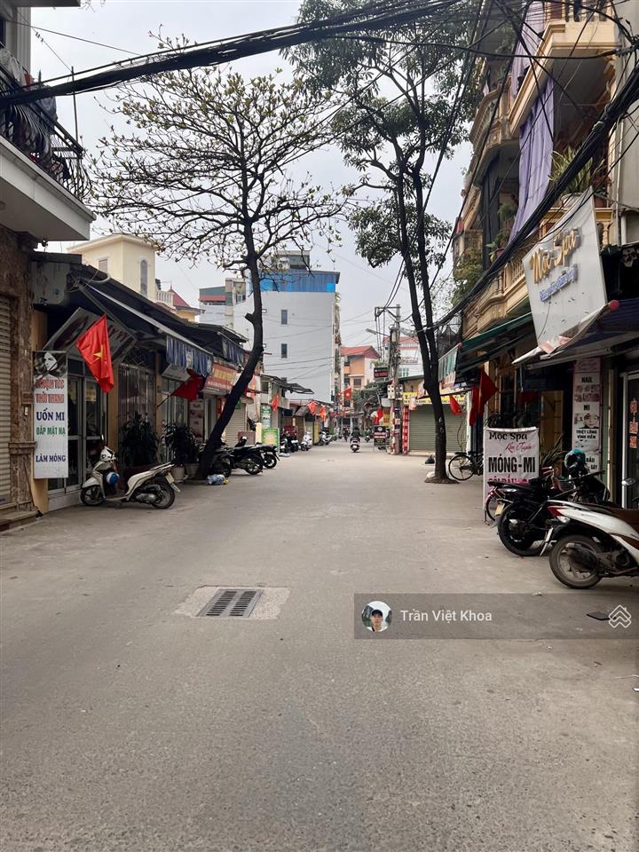 Chủ bán gấp chuyển việc  nhà 5 tầng 36m cạnh ga la khê  vài bước ra phố phan đình giót chỉ 8 tỷ