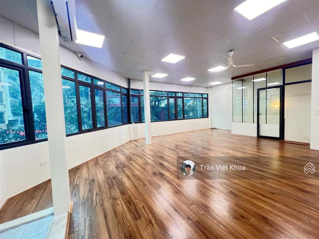 Cho thuê 2 tầng văn phòng kđt văn phú  lô góc 3 thoáng  ô tô đỗ ngày đêm giá 16 triệu