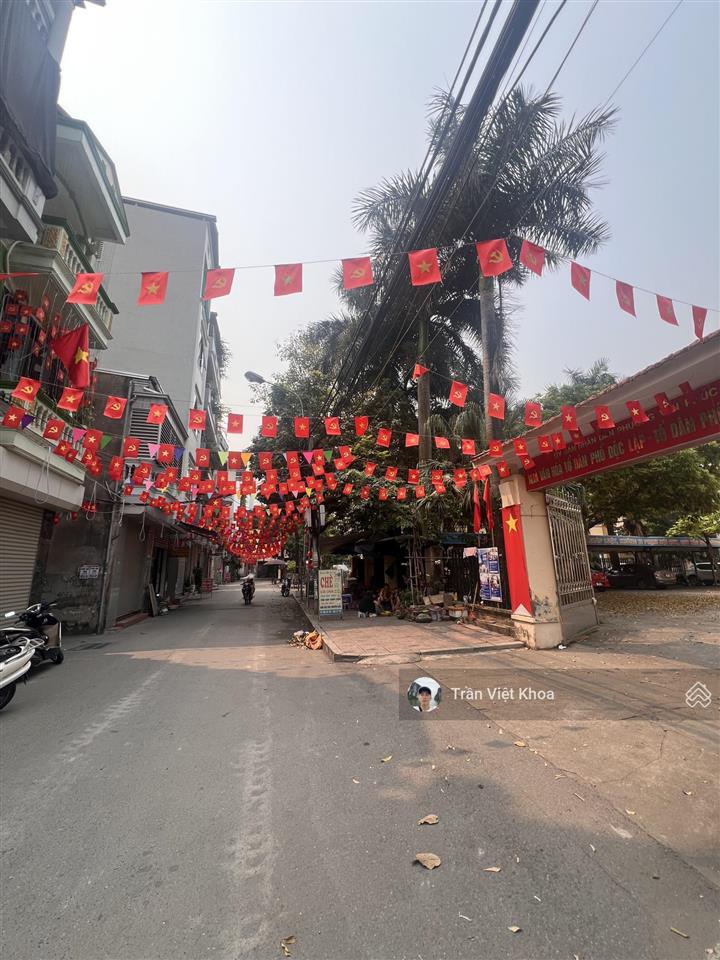 Bán mảnh đất sót lại cạnh cấp 2 vạn phúc  ô tô dừng đỗ ngủ trong nhà 52m mặt tiền ~4.5m giá 11 tỷ