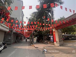 Bán mảnh đất sót lại cạnh cấp 2 vạn phúc  ô tô dừng đỗ ngủ trong nhà 52m mặt tiền ~4.5m giá 11 tỷ