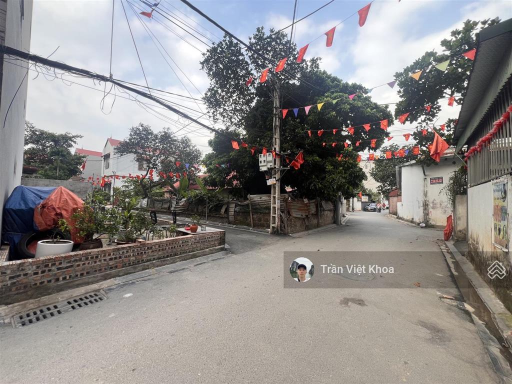 Chủ chuyển việc bán gấp trong t5  lô góc cạnh tiểu học & c2 việt hùng ô tô tránh  70m hơn 6 tỷ