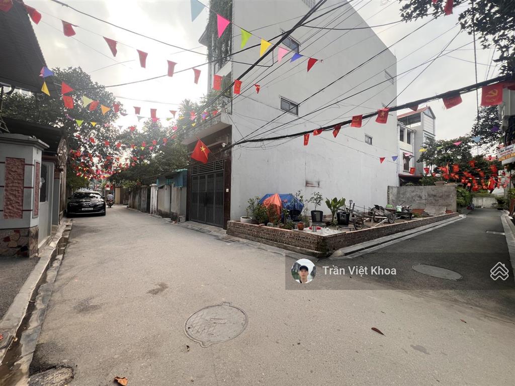 Chủ chuyển việc bán gấp trong t5  lô góc cạnh tiểu học & c2 việt hùng ô tô tránh  70m hơn 6 tỷ