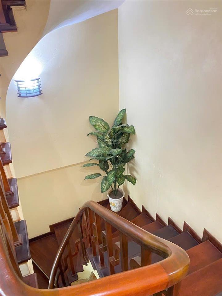 Cho thuê nhà 70m² x 5 tầng đường văn phú cạnh quận ủy hà đông  vỉa hè 3m ô tô đỗ cửa chỉ 16 triệu