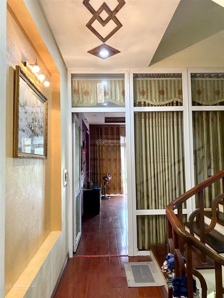 Cho thuê nhà 70m² x 5 tầng đường văn phú cạnh quận ủy hà đông  vỉa hè 3m ô tô đỗ cửa chỉ 16 triệu