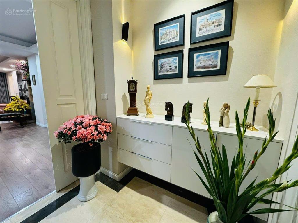 Bán căn hộ 145m2 3pn ban công rộng view công viên biệt thự tòa p1 p2 ciputra full nội thất