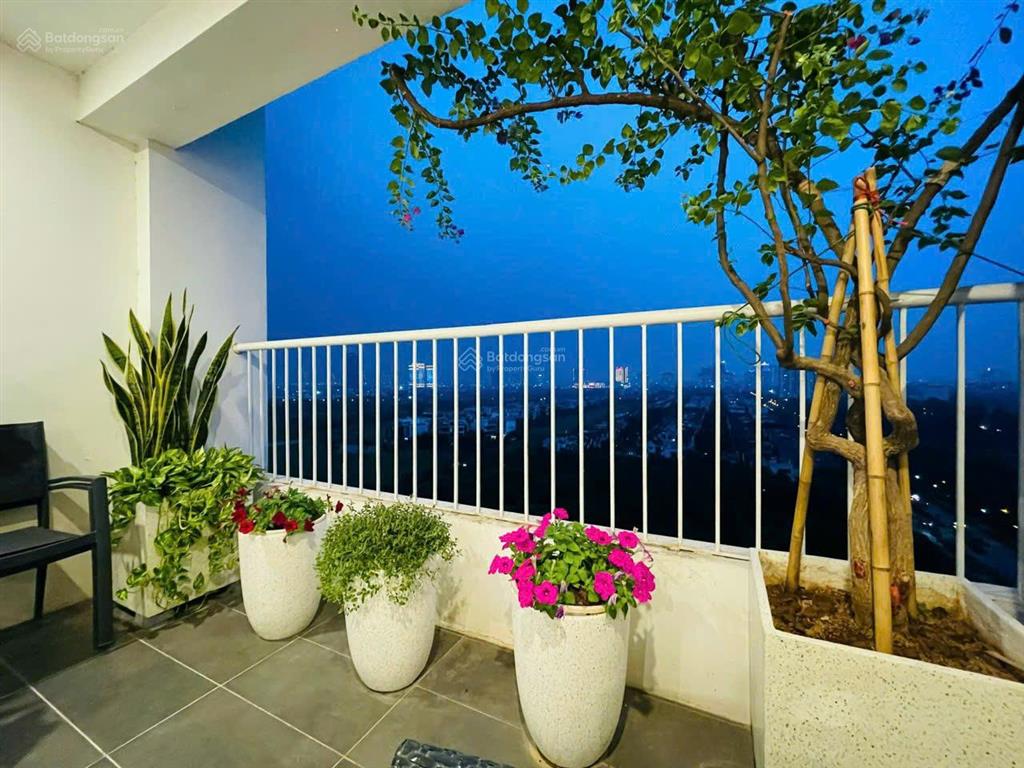 Bán căn hộ 145m2 3pn ban công rộng view công viên biệt thự tòa p1 p2 ciputra full nội thất