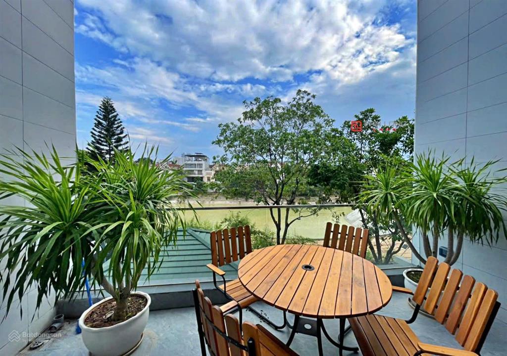 Cho thuê biệt thự siêu vip khu q ciputra central park 700m2, full nội thất hiện đại view sân golf