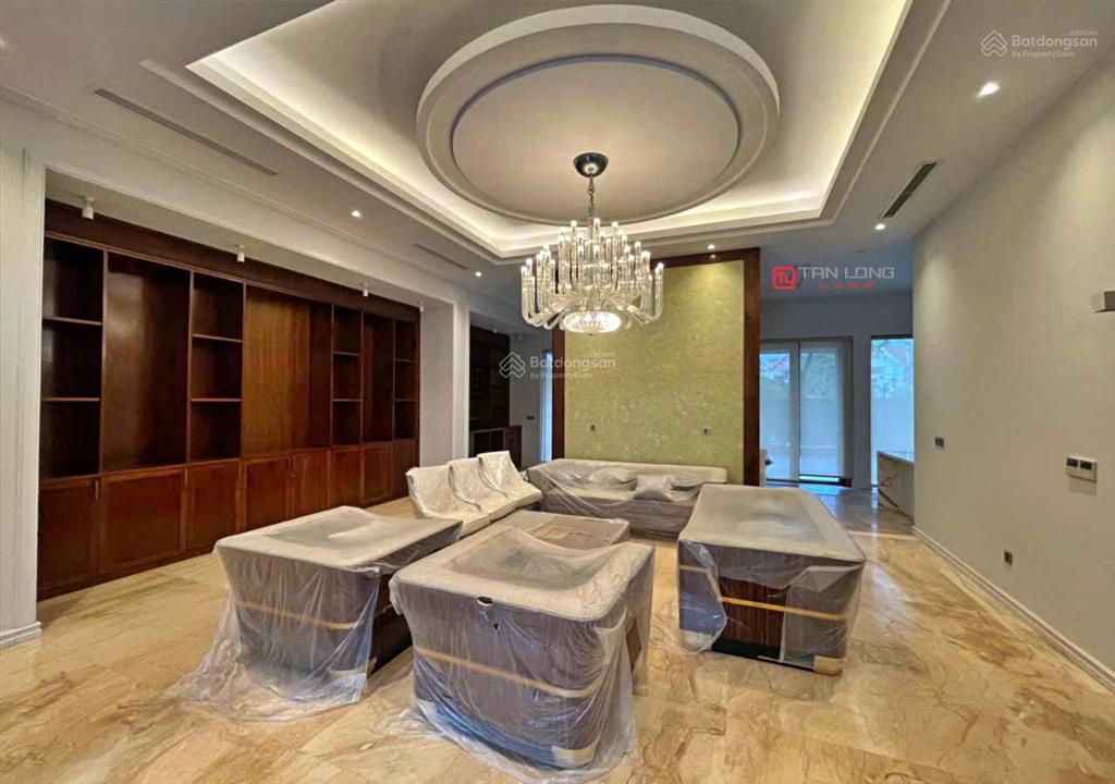 Cho thuê biệt thự siêu vip khu q ciputra central park 700m2, full nội thất hiện đại view sân golf