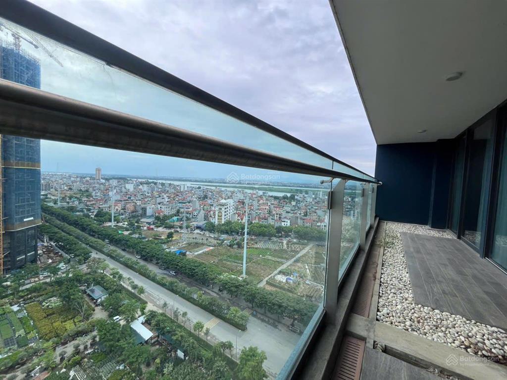 Cho thuê căn góc 3 pn view sông hồng tòa sunshine golden river giá tham khảo tốt trong khu vực