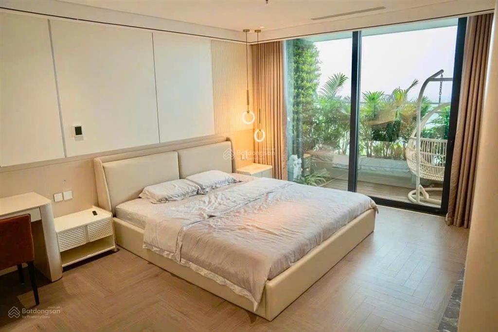 Cho thuê căn góc 3n nội thất đẹp view sông hồng sunshine golden river ciputra có slot ô tô