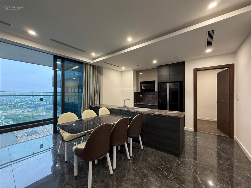 Cho thuê 3 ngủ full nội thất view công viên giá hời sunshine golden river ciputra tây hồ