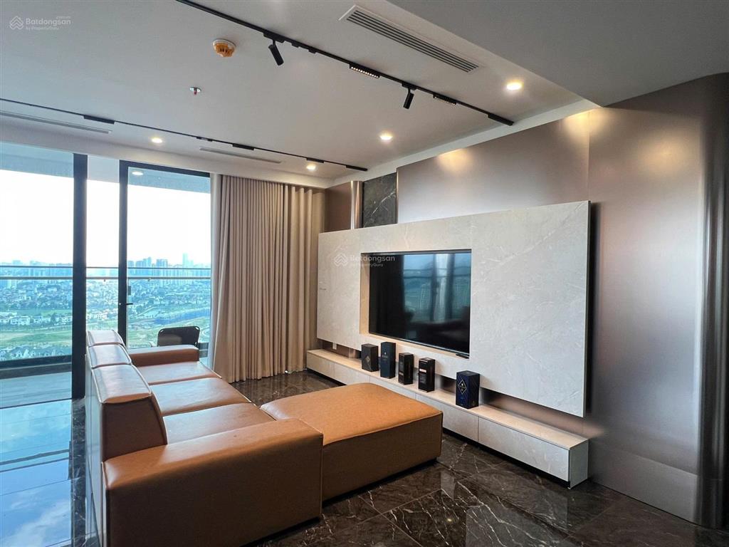 Cho thuê căn góc 3 ngủ full nội thất đẹp view sông hồng tòa sunshine golden river giá hợp lý