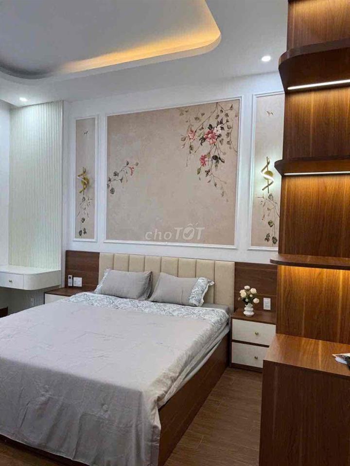 BÁN NHÀ 3 MÊ VIPS THIÊT KÊ TÂN CỔ ĐIỂN MỚI TING 4 PN