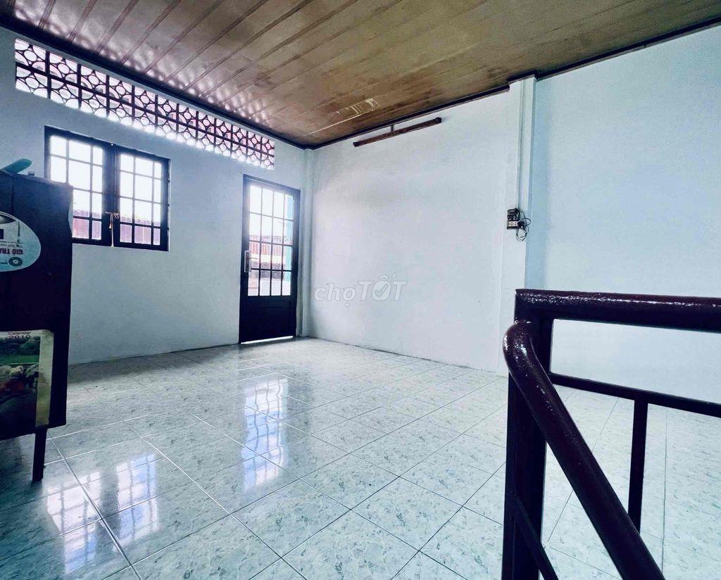 NHÀ RỘNG GIÁ BÌNH DÂN, 38m2, 1 TRỆT 1 LẦU ở gd 4-5ng Ok