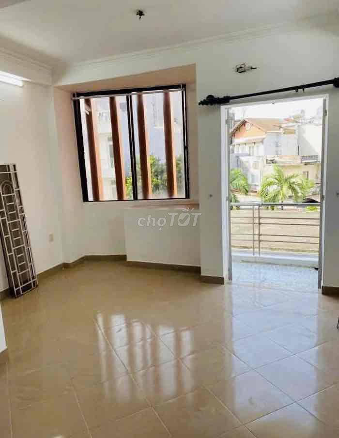 NHÀ MỚI ĐẸP, XE BÁN TẢI ĐẬU, 1 TRỆT 3 LẦU, 3P. NGỦ KD VÀ Ở 5-6ng OK