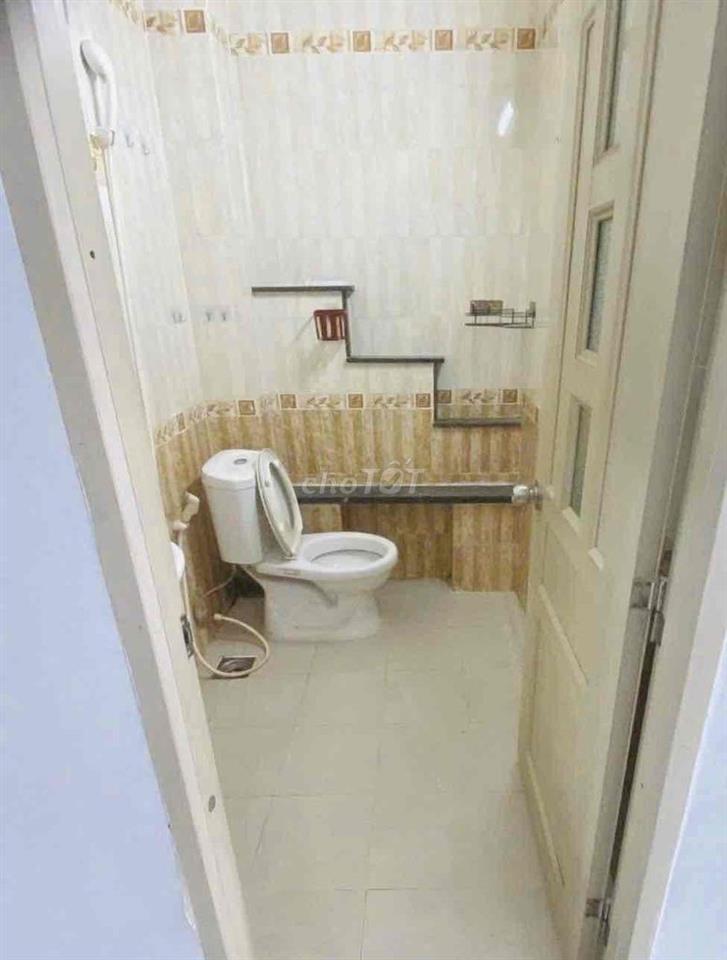 NHÀ XINH, giá bình dân - Hàng Xanh, 1 Trệt, 1 Lầu 1 Lửng, Sân thượng