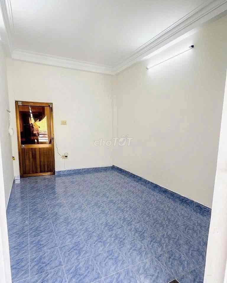 NHÀ XINH, giá bình dân - Hàng Xanh, 1 Trệt, 1 Lầu 1 Lửng, Sân thượng
