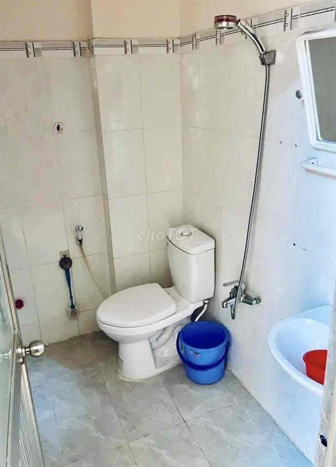 NHÀ XINH, YÊN TĨNH, SÂN XE, 1 TRỆT 1 LẦU, 2P. NGỦ ở và đi làm OK