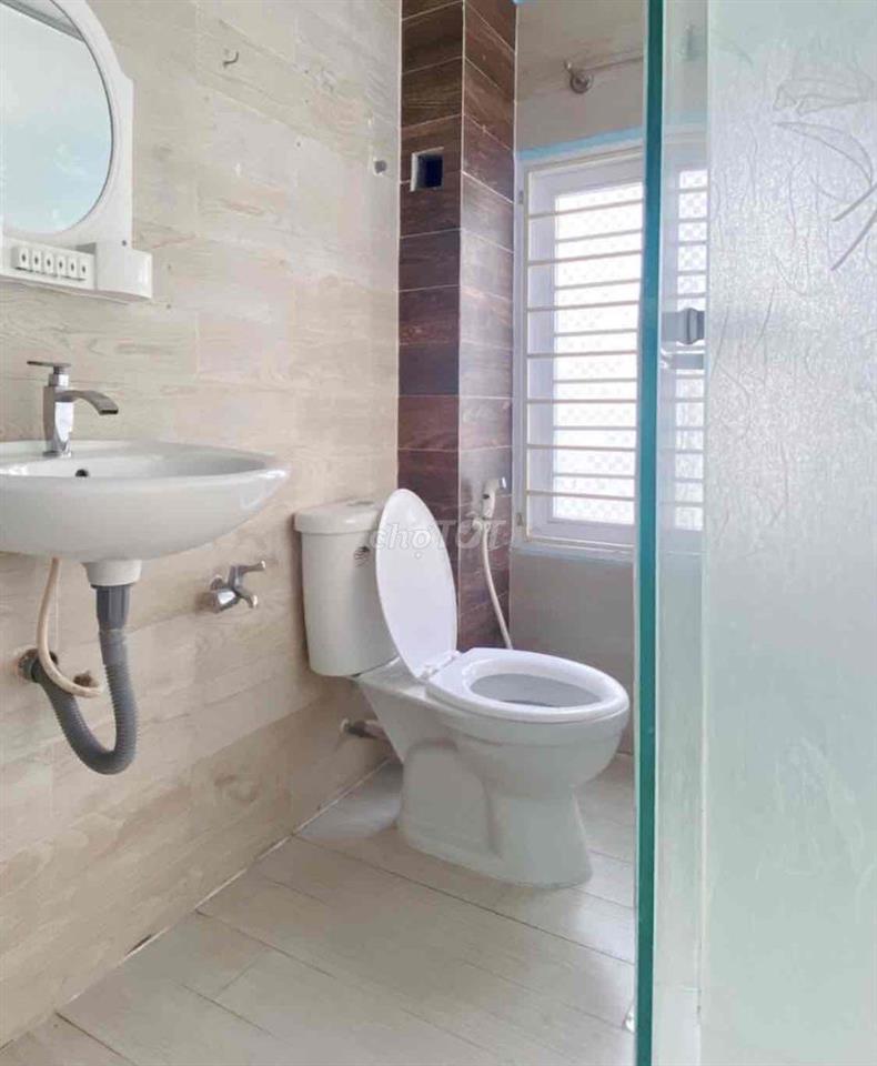 NHÀĐẸP XỊNH, RỘNG THOÁNG CÂYXANH, 1TRỆT 1 LẦU, 45m2, 2P. NGỦ 2M.LANH