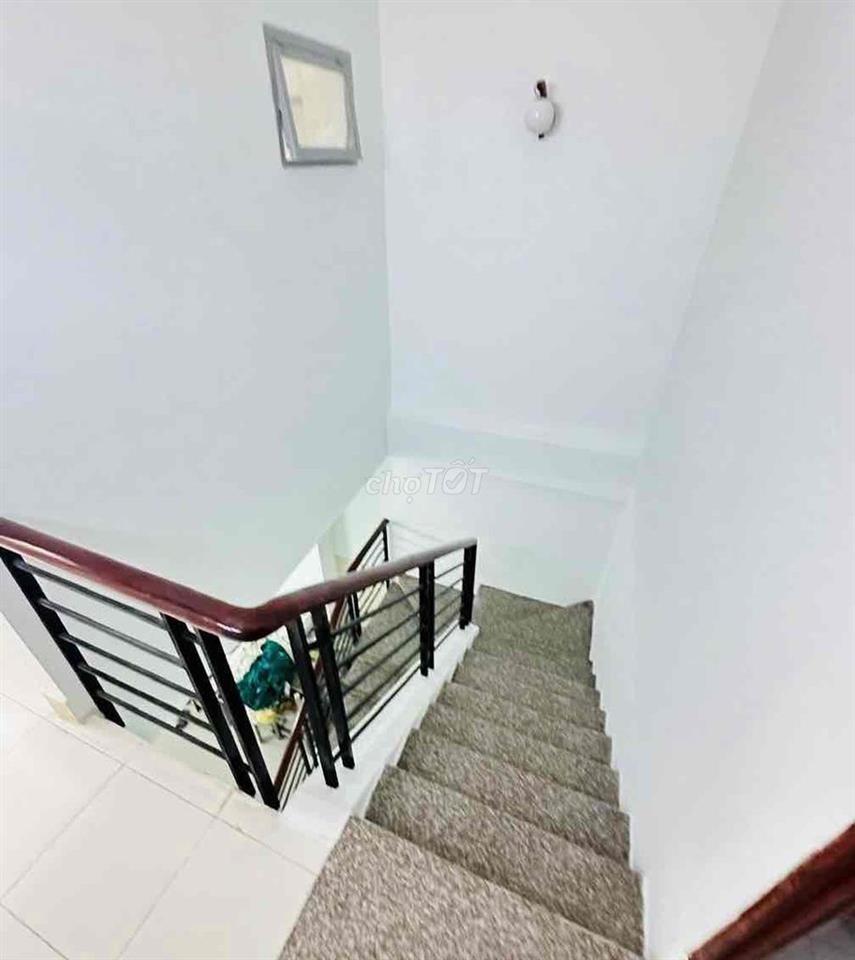 NHÀĐẸP XỊNH, RỘNG THOÁNG CÂYXANH, 1TRỆT 1 LẦU, 45m2, 2P. NGỦ 2M.LANH
