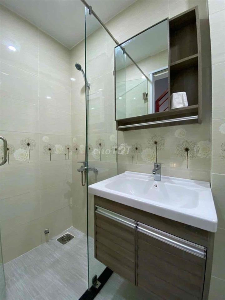 NHÀ MỚI N. THẤT XỊN, 1 TRỆT 2 LẦU SÂN THƯỢNG 2P. NGỦ 3WC Ở 2-3ng Ok