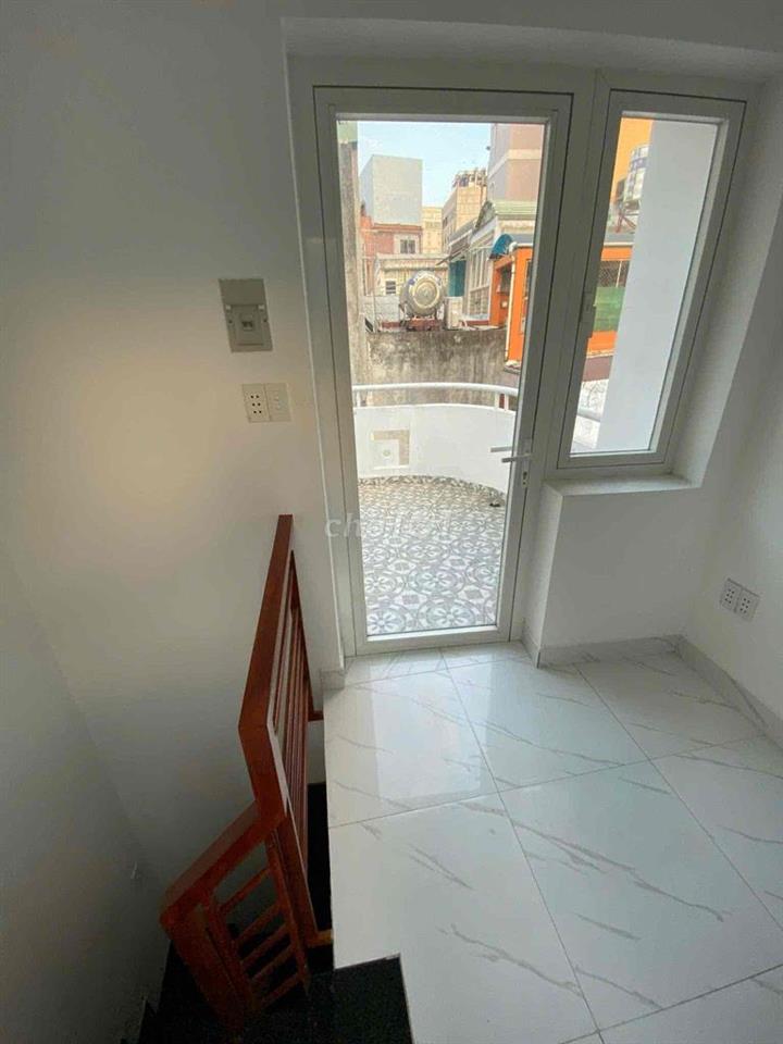 NHÀ MỚI N. THẤT XỊN, 1 TRỆT 2 LẦU SÂN THƯỢNG 2P. NGỦ 3WC Ở 2-3ng Ok