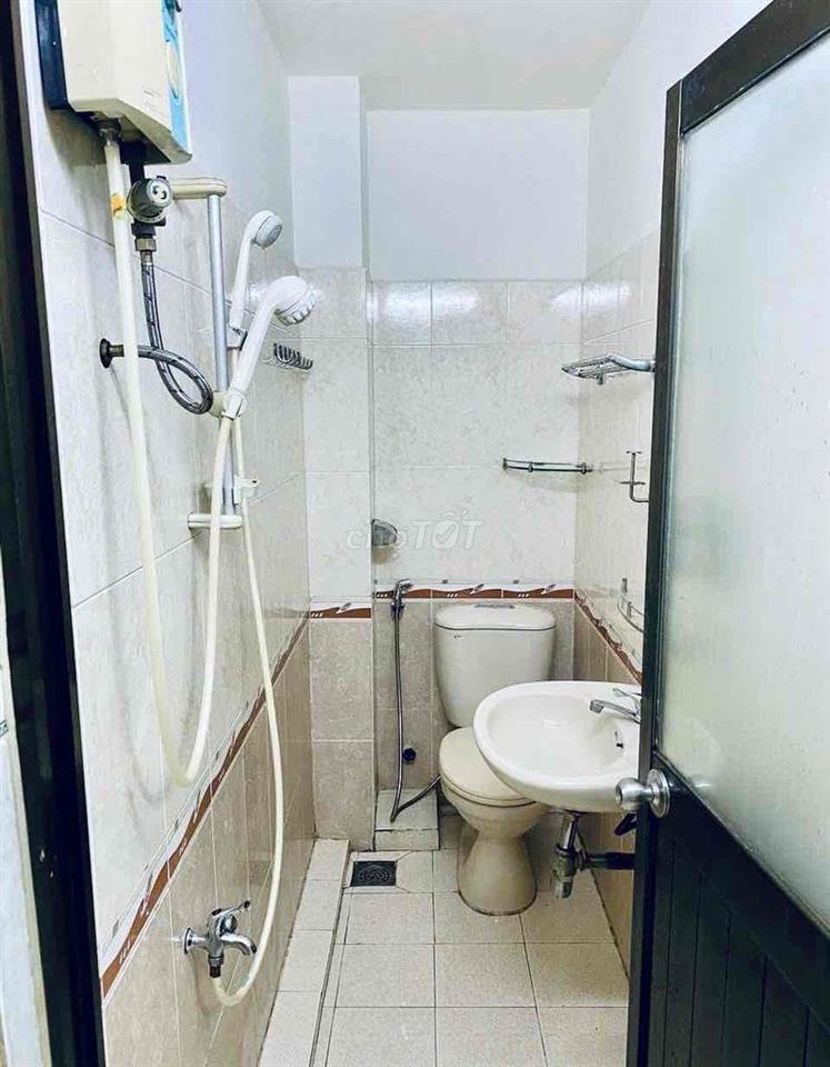 NHÀ RẺ 11tr, 1 TRỆT 3Tầng SÂN THƯỢNG, SÁT MẶT TIỀN Ở VÀ KD OK NGON